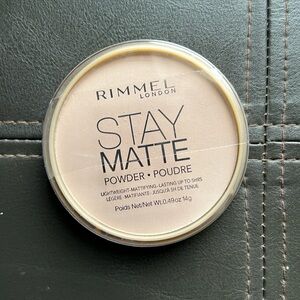 Rimmel London | Stay Matte Powder Lightweight 003 Natural